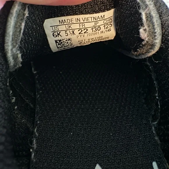 Adidas Samoa Sneakers - Picture 6 of 7